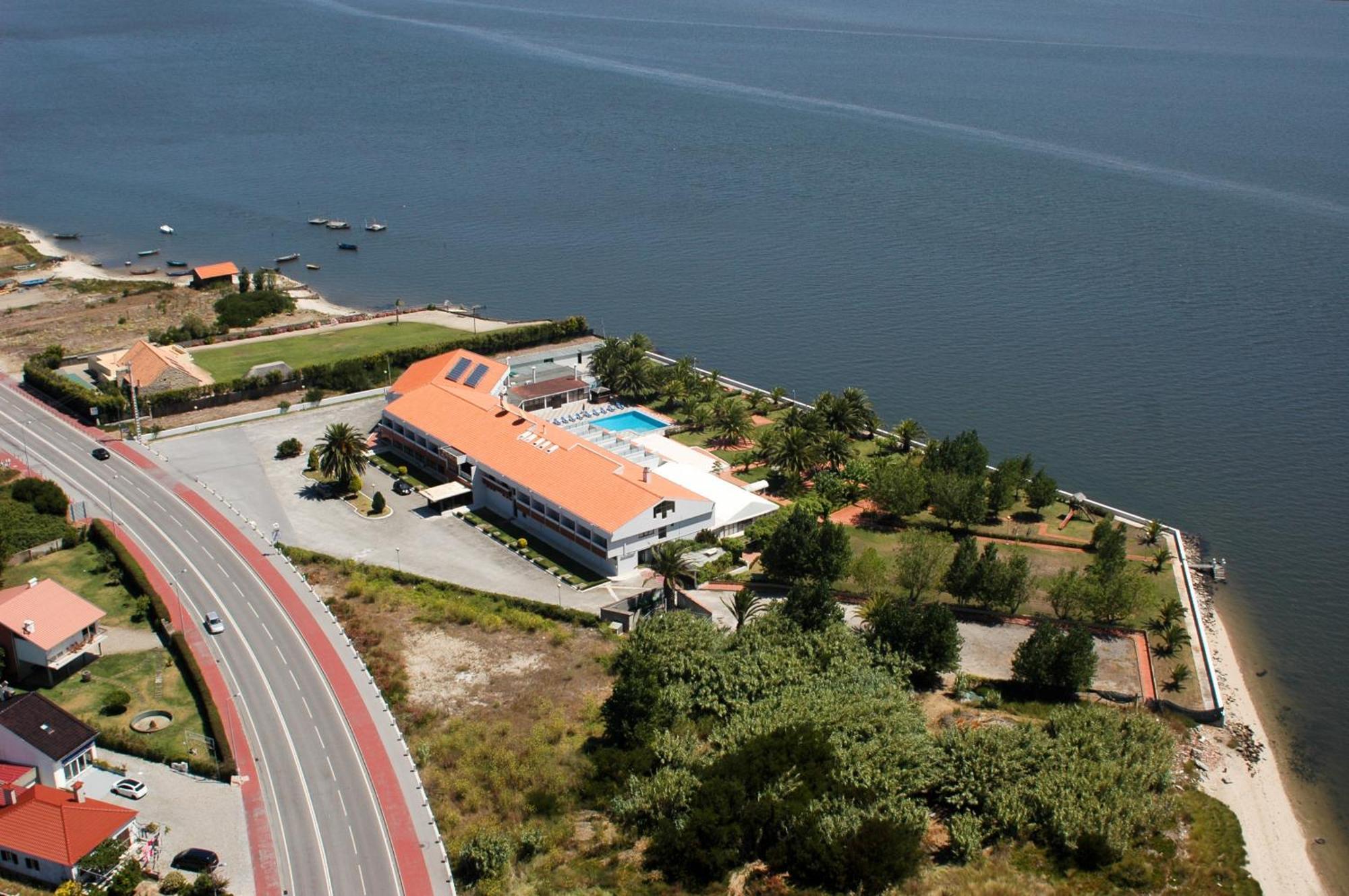 Riabela Inn Торейра Екстериор снимка